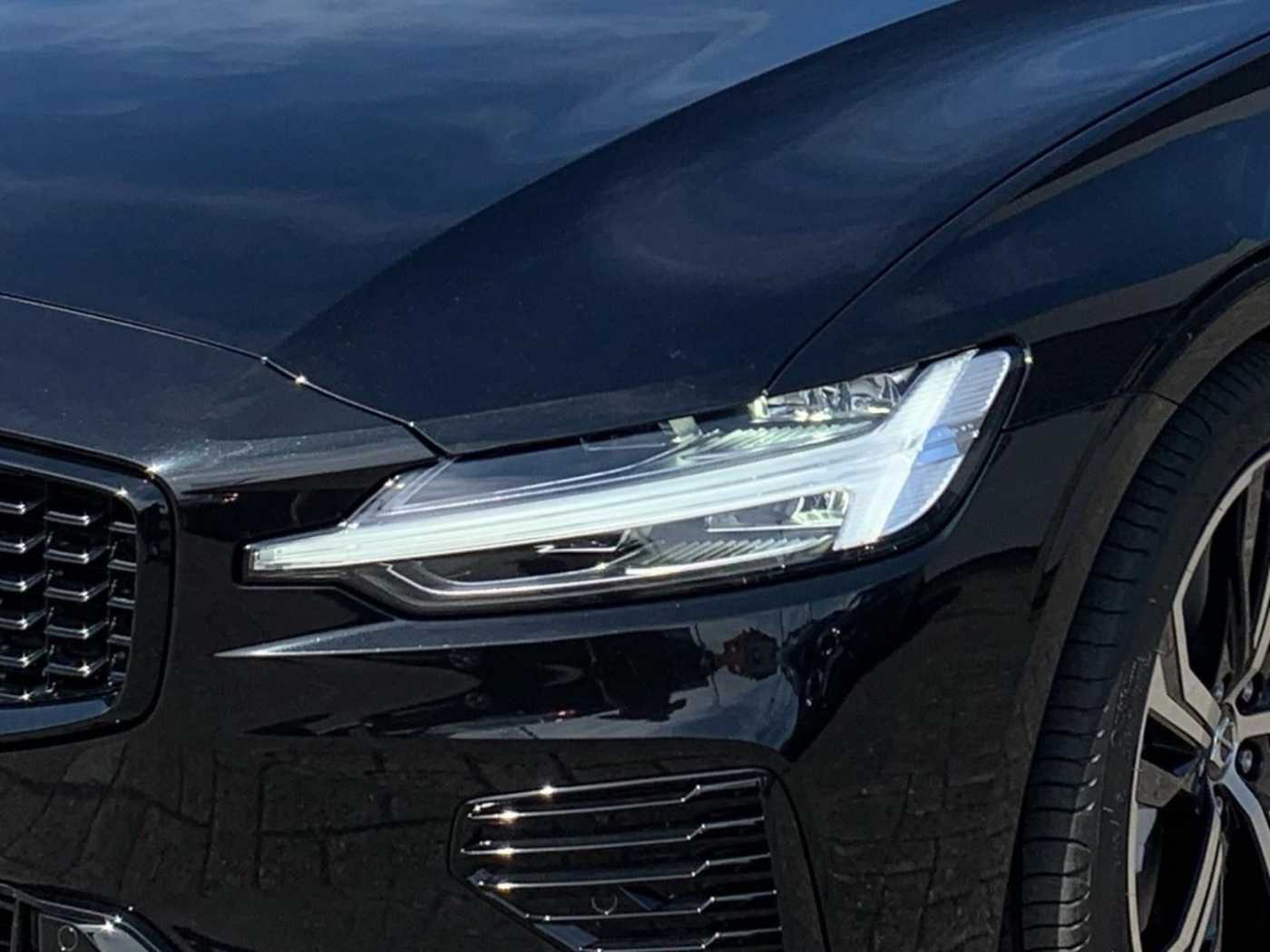 Volvo  T6 AWD Plus Dark Fahrerassistenz Paket LM-Rä