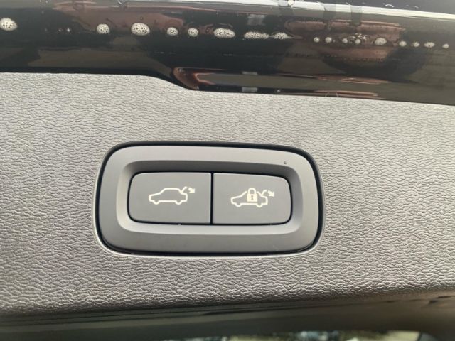 Volvo  T6 AWD Plus Dark Licht Paket Fahrerassistenz