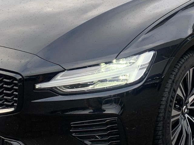 Volvo  T6 AWD Plus Dark Licht Paket Fahrerassistenz