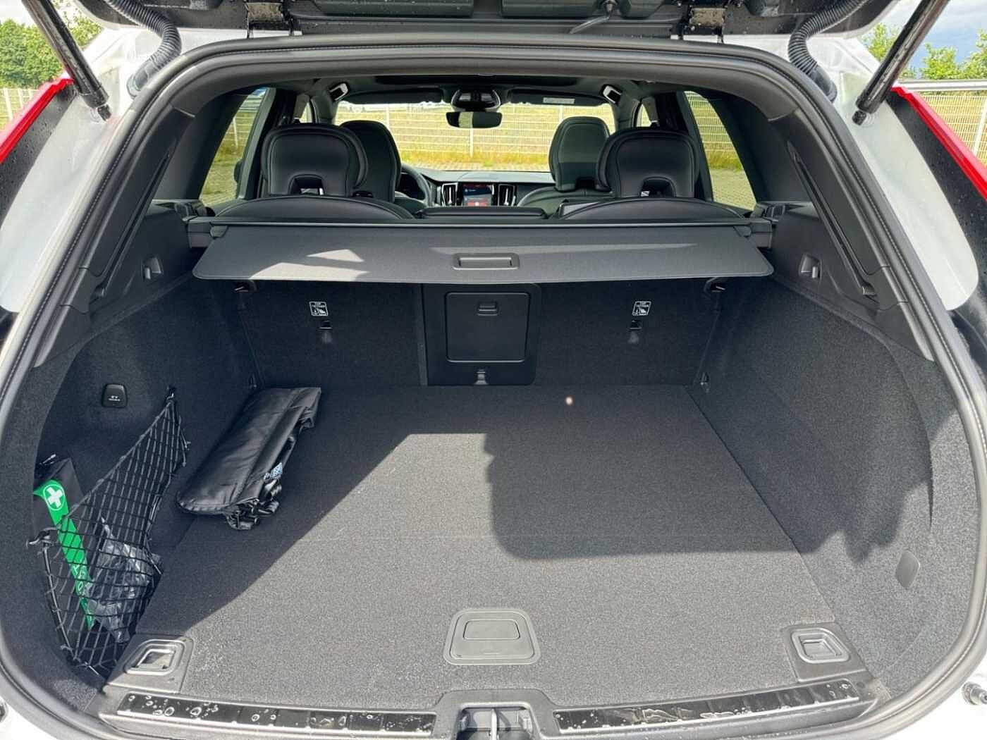 Volvo  T6 Recharge AWD Plus Dark Licht+Fahrerasiss