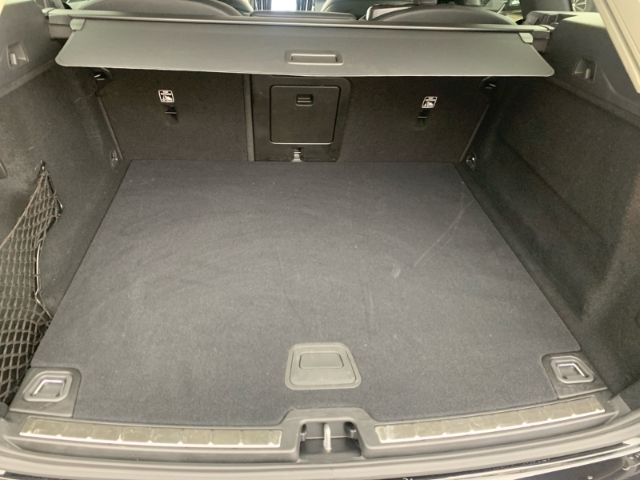 Volvo  B4 Plus Dark Voll LED Abstandstempomat Pilo