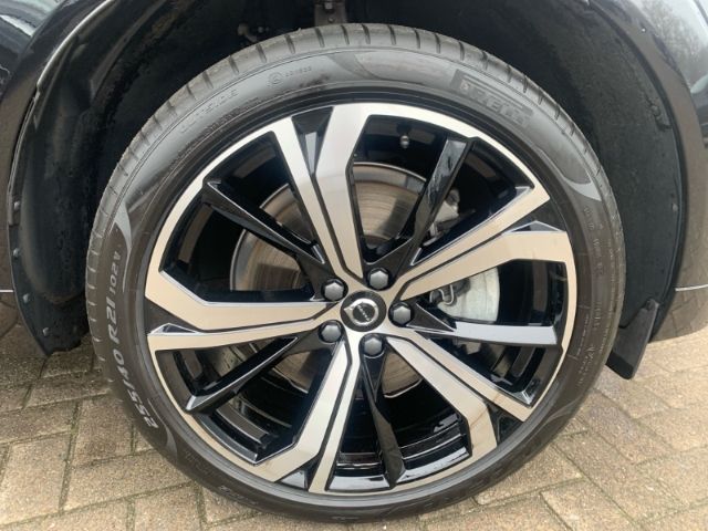 Volvo  B4 Plus Dark Voll LED Abstandstempomat Pilo