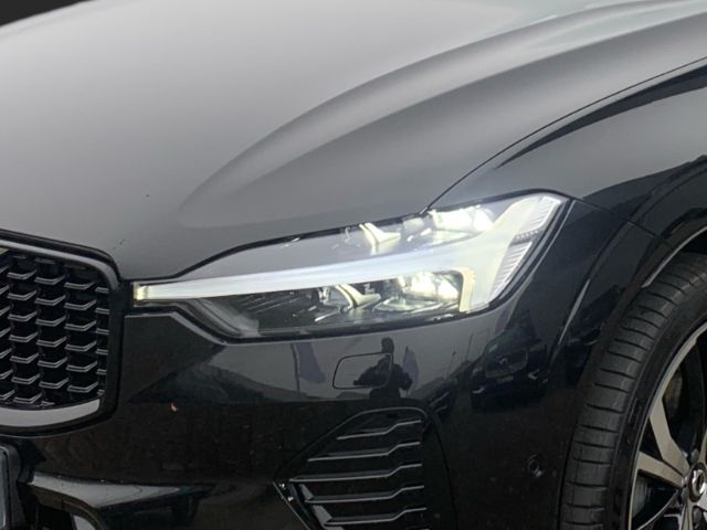 Volvo  B4 Plus Dark Voll LED Abstandstempomat Pilo
