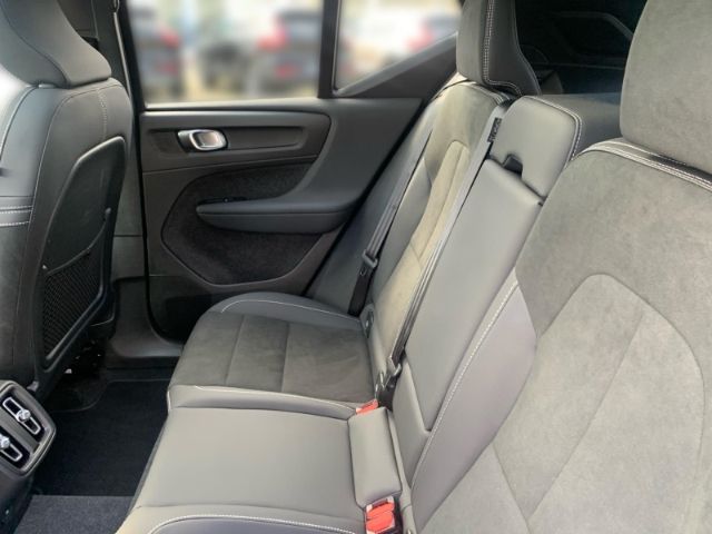 Volvo  B4 Ultra Bark Pixel LED el. Sitze Abstandst