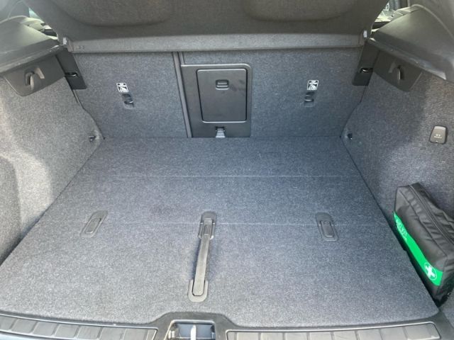 Volvo  B4 Ultra Bark Pixel LED el. Sitze Abstandst