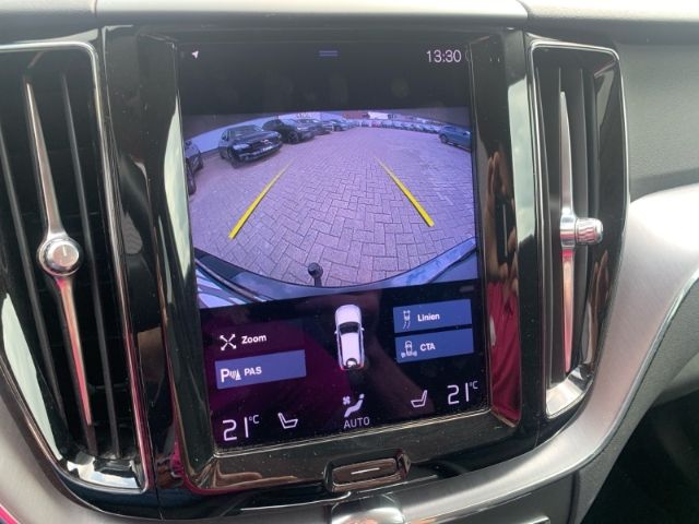 Volvo  B4 AWD Momentum Pro Voll LED Kamera Navi BL