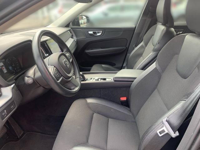 Volvo  B4 AWD Momentum Pro Voll LED Kamera Navi BL