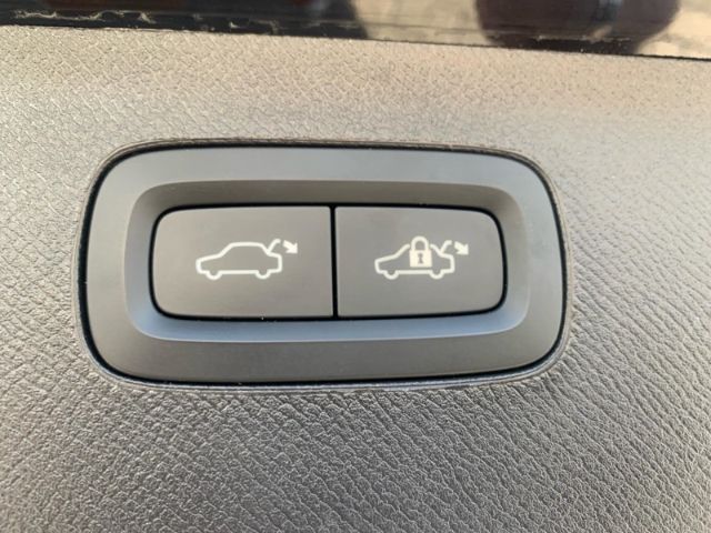 Volvo  T8 AWD Ultimate Dark Voll LED HUD el. GSHD