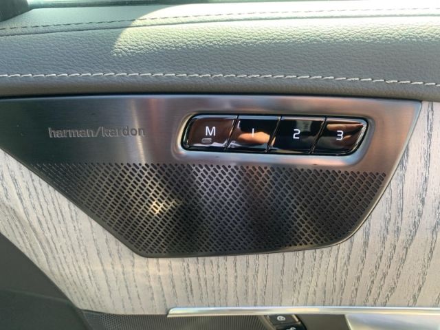 Volvo  T8 AWD Ultimate Dark Voll LED HUD el. GSHD