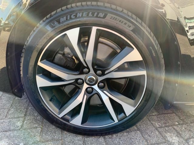 Volvo  T6 AWD R-Design  Voll LED el. Sitze Abstands