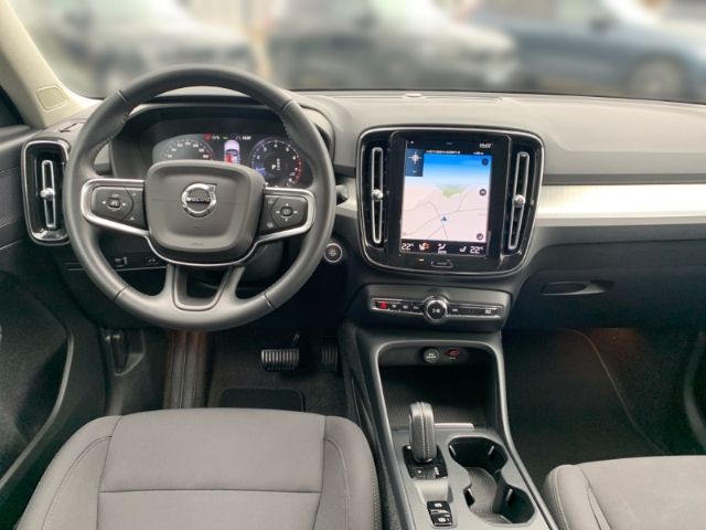 Volvo  T3 Momentum Navi Sitzheizung Tempomat Kamer