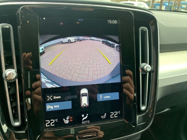Volvo  T3 Momentum Navi Sitzheizung Tempomat Kamer