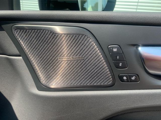 Volvo  B4 AWD R-Design Abstandstempomat Voll LED e
