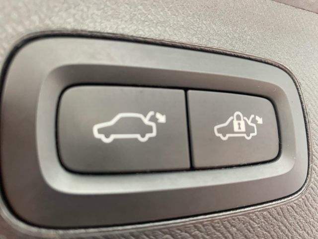 Volvo  T8 AWD Inscription Edition HUD Abstandstemp