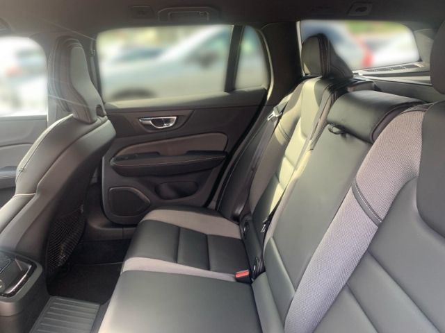 Volvo  T6 AWD R-Design el. Sitz Kamera Navi
