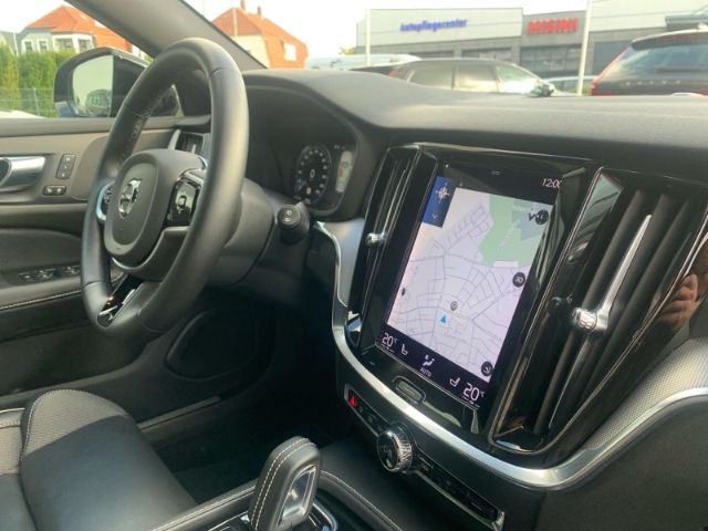 Volvo  T6 AWD R-Design el. Sitz Kamera Navi