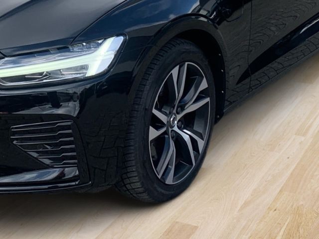 Volvo  T6 AWD R-Design el. Sitz Kamera Navi