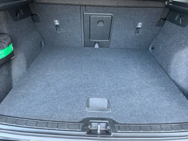 Volvo  T3 Momentum Pro Navi Sitzheizung Kamera Len
