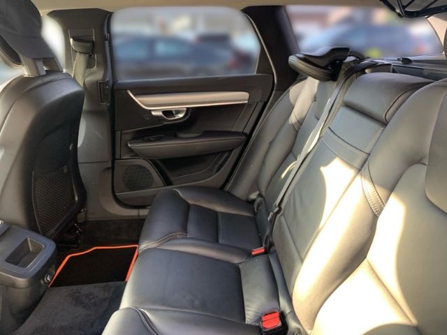 Volvo  D4 Momentum Voll LED Leder el. Sitz Navi Kam
