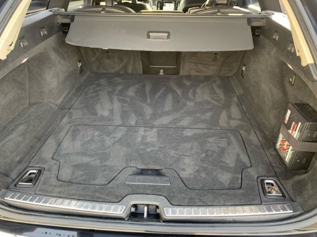 Volvo  D4 Momentum Voll LED Leder el. Sitz Navi Kam