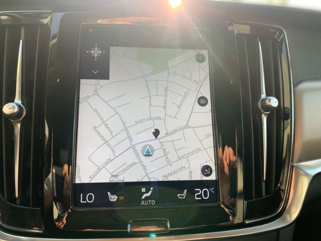 Volvo  D4 Momentum Voll LED Leder el. Sitz Navi Kam