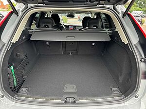 Volvo  B4 Diesel Plus Dark Fahrerassistenzp. Standh