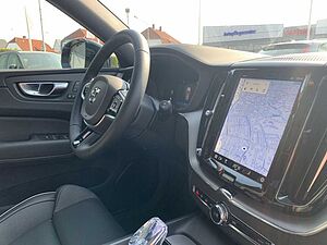 Volvo  B5 DIESEL AWD Ultimate Dark Head-Up Panoram