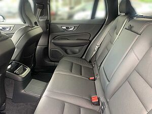 Volvo  T6 AWD Plus Dark Fahrerassistenz Paket LM-Rä