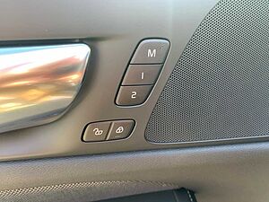 Volvo  T6 AWD Plus Dark Fahrerassistenz Paket LM-Rä
