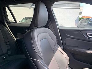 Volvo  T6 AWD Plus Dark Fahrerassistenz Paket LM-Rä