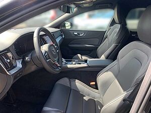 Volvo  T6 AWD Plus Dark Fahrerassistenz Paket LM-Rä