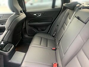 Volvo  T6 AWD Plus Dark Licht Paket Fahrerassistenz