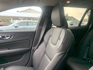 Volvo  T6 AWD Plus Dark Licht Paket Fahrerassistenz