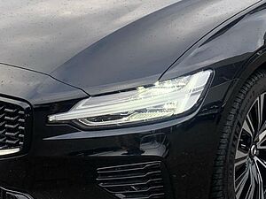 Volvo  T6 AWD Plus Dark Licht Paket Fahrerassistenz