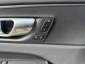 Volvo  T6 Recharge AWD Plus Dark Licht+Fahrerasiss