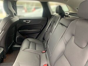 Volvo  B4 Plus Dark Voll LED Abstandstempomat Pilo