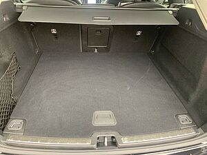 Volvo  B4 Plus Dark Voll LED Abstandstempomat Pilo