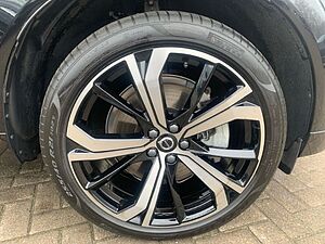 Volvo  B4 Plus Dark Voll LED Abstandstempomat Pilo