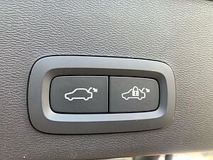 Volvo  B4 Ultra Bark Pixel LED el. Sitze Abstandst