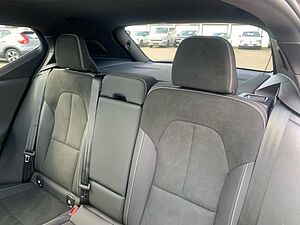 Volvo  B4 Ultra Bark Pixel LED el. Sitze Abstandst