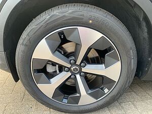 Volvo  B4 Ultra Bark Pixel LED el. Sitze Abstandst