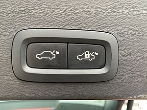 Volvo  Inscription Recharge Plug-In Hybrid 2WD T4