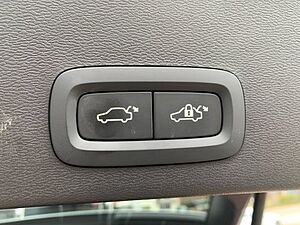 Volvo  B4 Plus Dark Pixel LED el. Sitze el. GSHD A