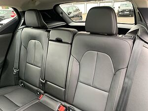 Volvo  B4 Plus Dark Pixel LED el. Sitze el. GSHD A