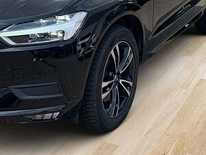 Volvo  B4 AWD Momentum Pro Voll LED Kamera Navi BL