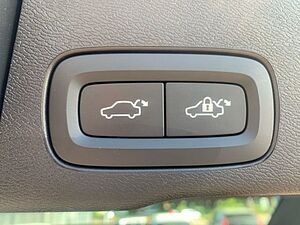 Volvo  B4 Plus Bright el. Sitze AHK Android Infota