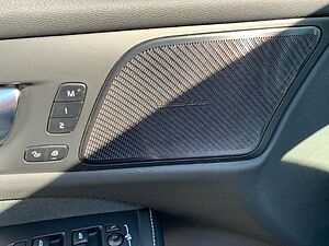 Volvo  T6 AWD R-Design  Voll LED el. Sitze Abstands