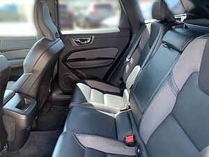 Volvo  B4 R-Design Standheizung el. Sitze Abstands