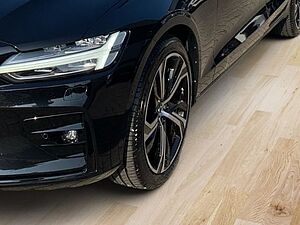 Volvo  B5 AWD Ultimate Dark Head Up Bowers&Wilkins