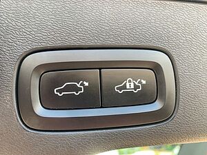 Volvo  B4 AWD Inscription Voll LED Abstandstempoma